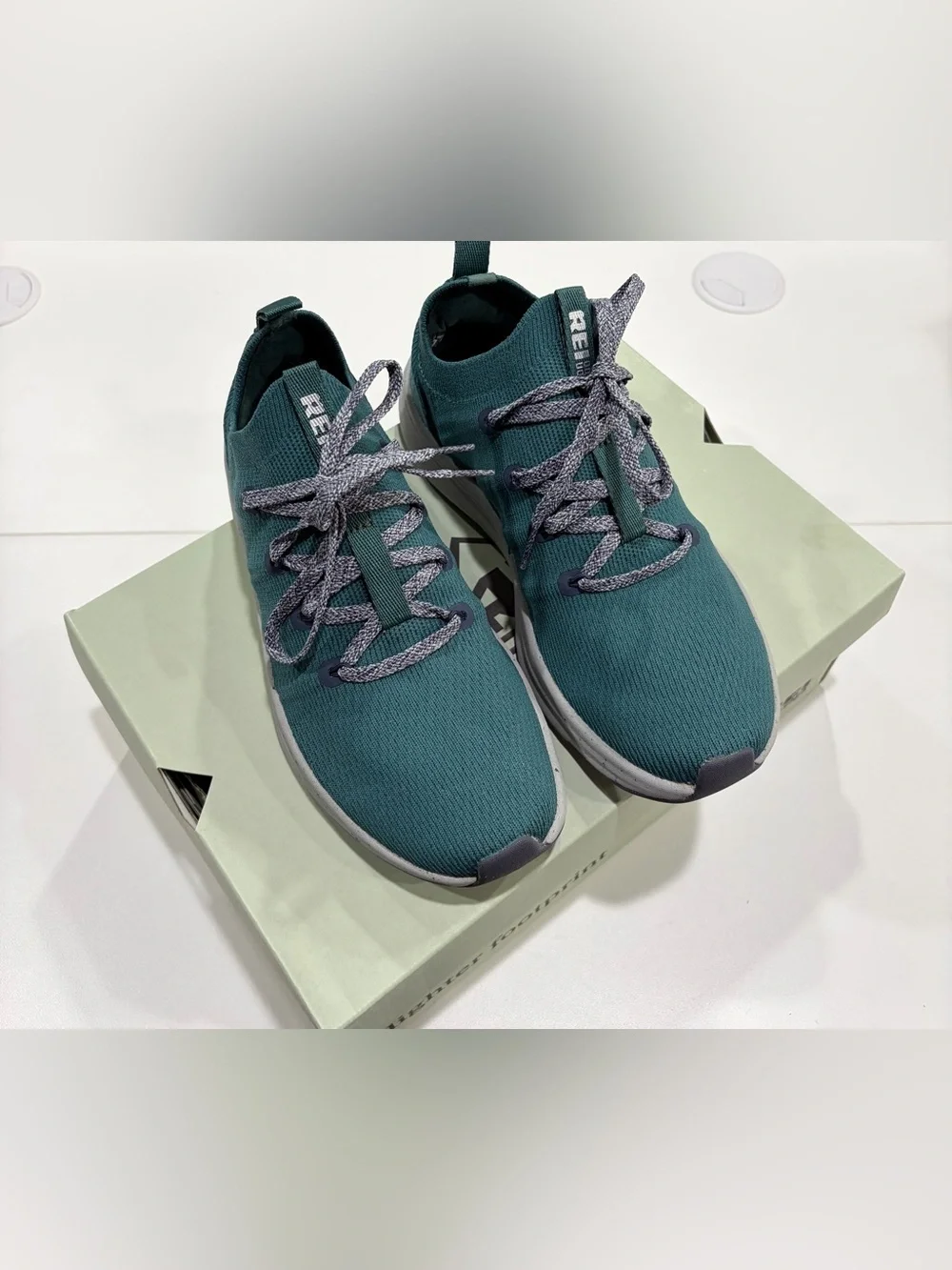 REI Women’s Size 9 Beyonder Walking Shoes NWT Jasper Green Teal